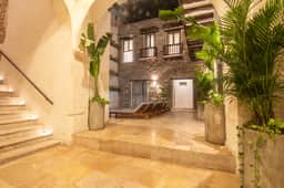 Wander Cartagena Glow - Image 2