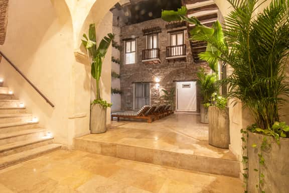 Wander Cartagena Glow - Image 2
