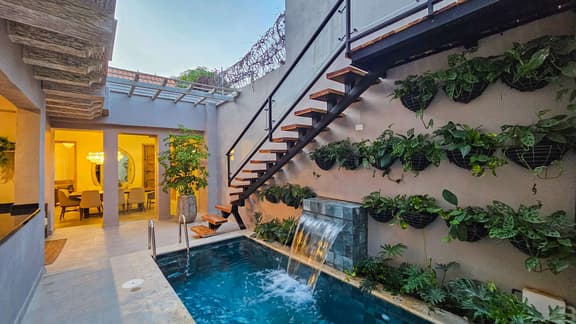 Wander Cartagena Garden - Image 1